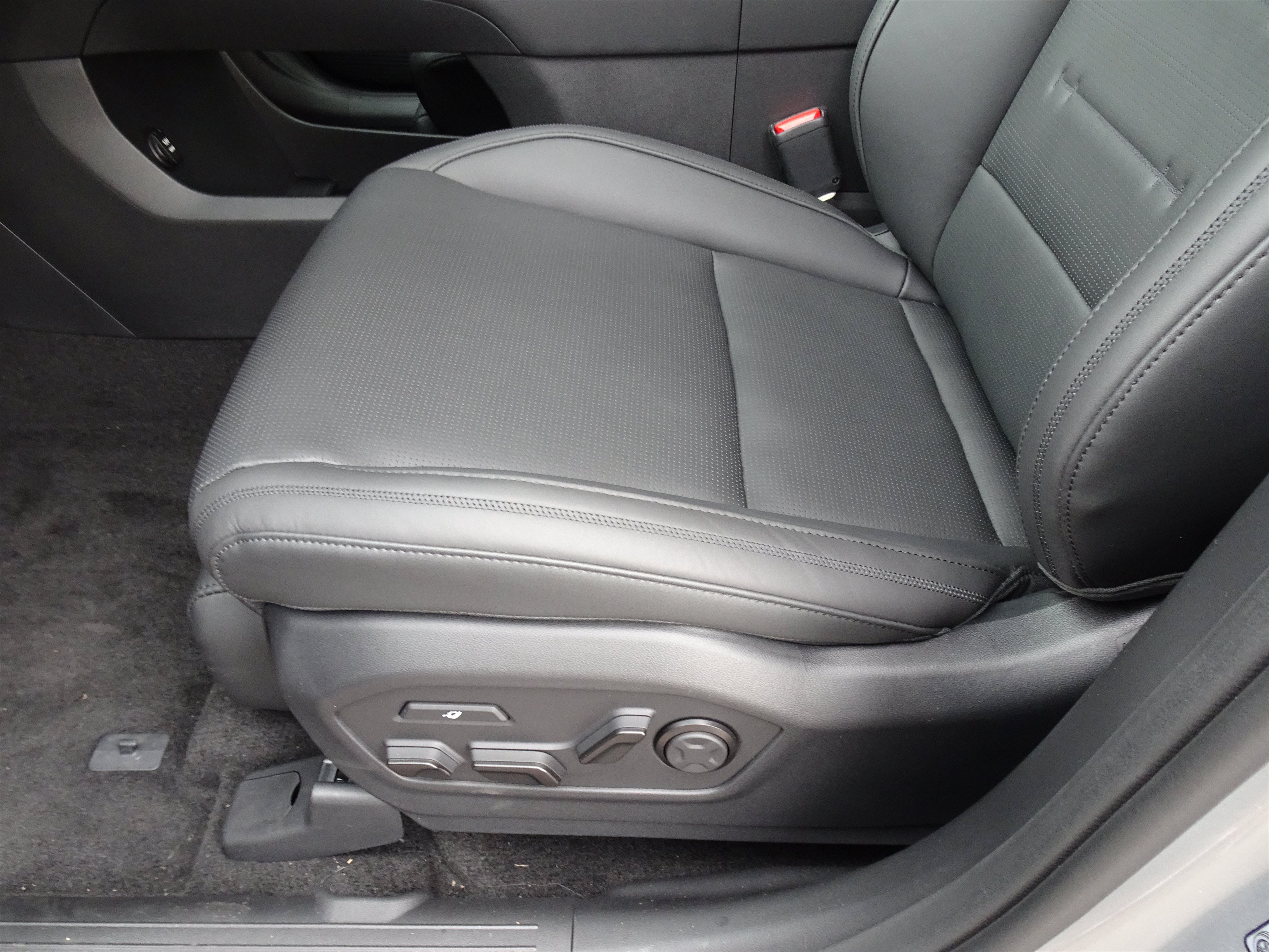 New 2025 Hyundai Santa Fe Calligraphy AWD/4WD image 9