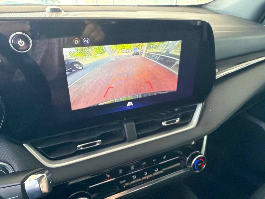 Used 2025 Chevrolet Equinox LT FWD image 33