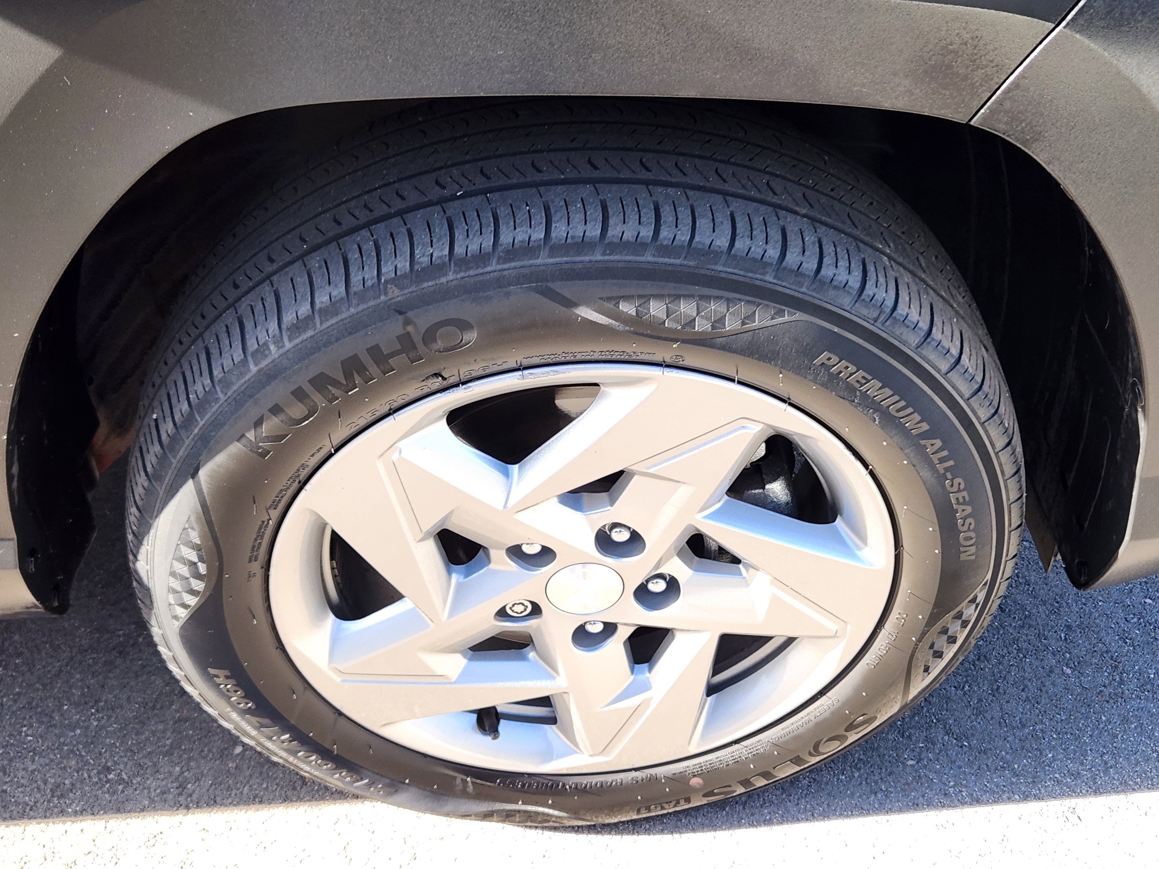 Certified 2024 Hyundai Kona SE image 16