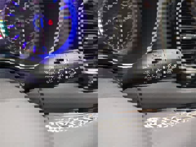 Used 2023 Chrysler Pacifica Touring-L image 25