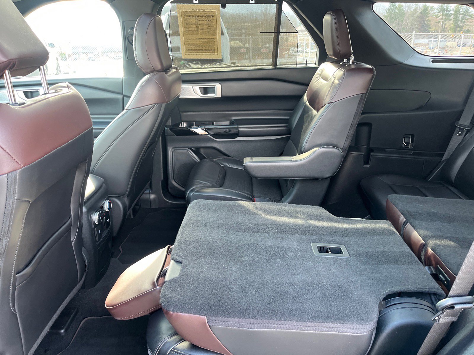 Used 2022 Ford Explorer Platinum w/ Equipment Group 601A image 18