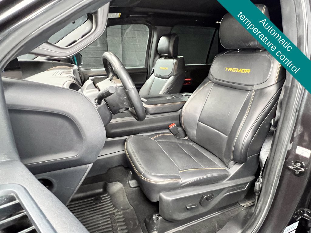Used 2025 Ford Expedition Tremor AWD/4WD image 7