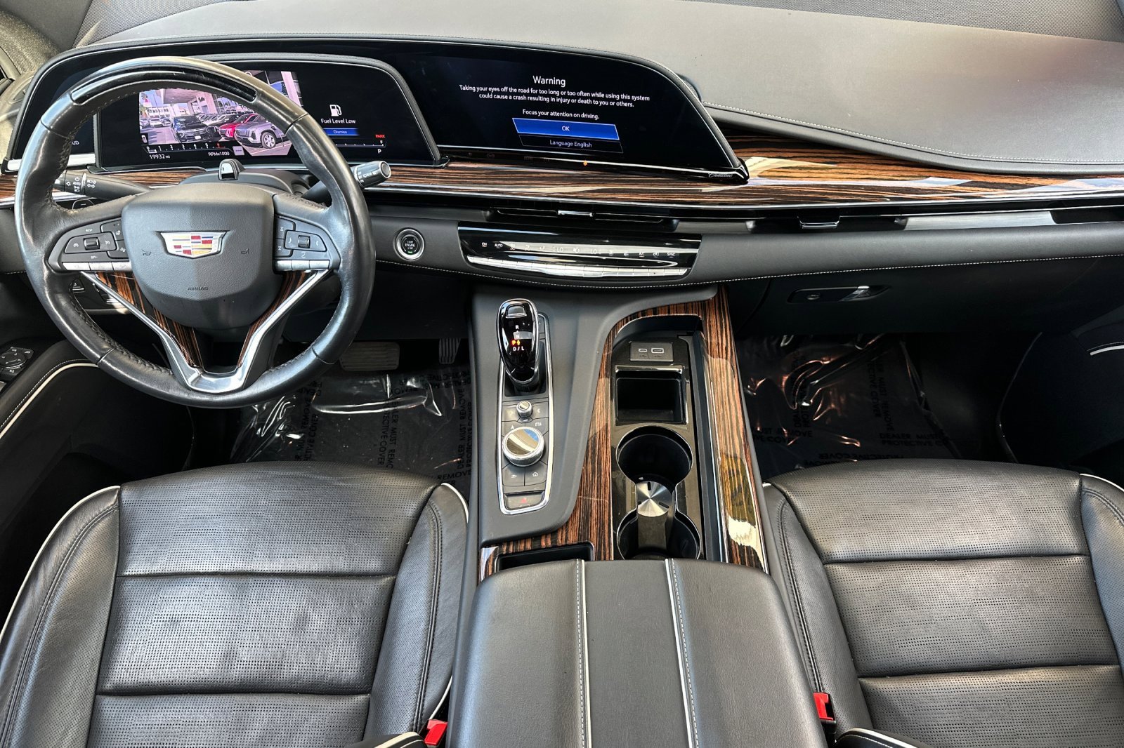 Used 2024 Cadillac Escalade Premium Luxury w/ Performance Package image 16