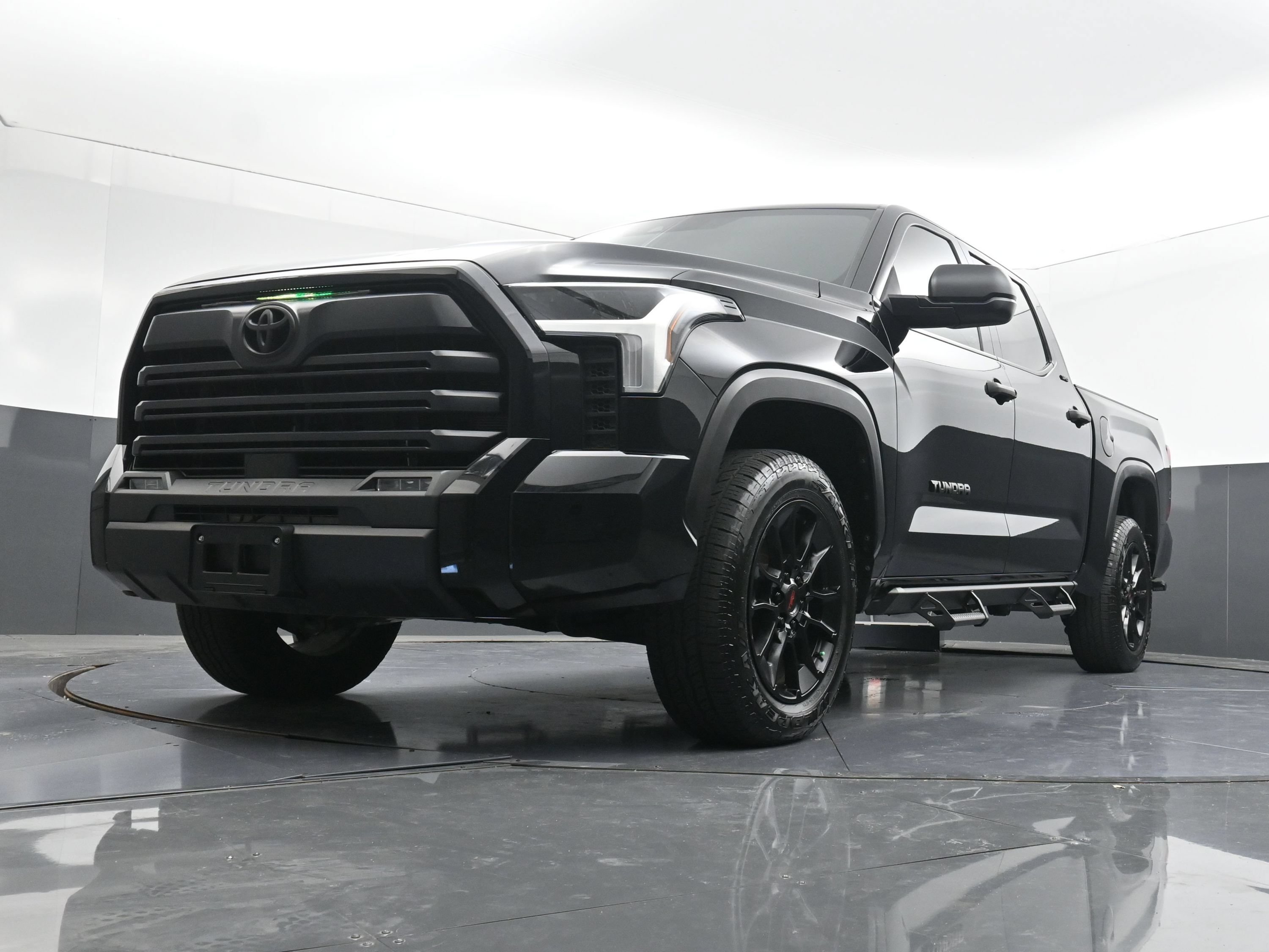 Used 2025 Toyota Tundra SR5 AWD/4WD image 26