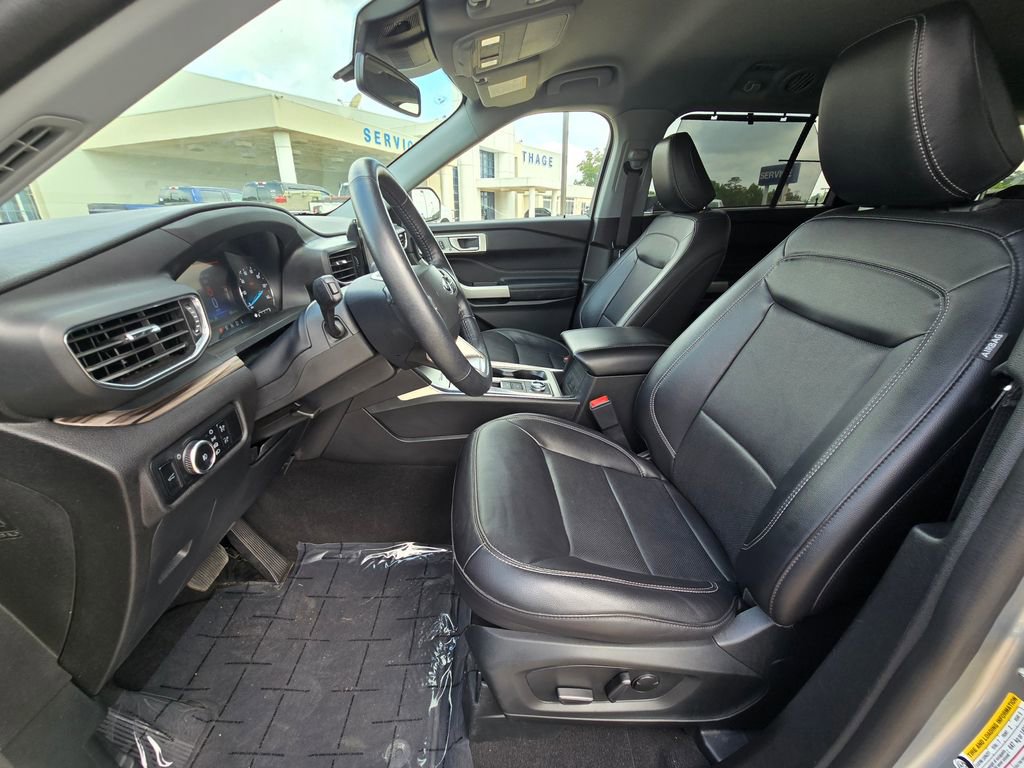 Used 2023 Ford Explorer Limited AWD/4WD image 9