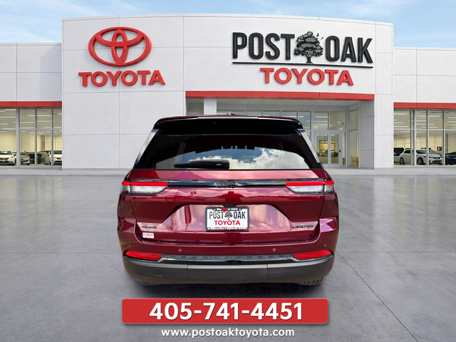Used 2025 Jeep Grand Cherokee Limited w/ Black Appearance Package AWD/4WD image 8