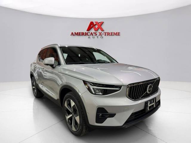 Used 2023 Volvo XC40 B5 Plus w/ Driver Assist Package AWD/4WD image 10