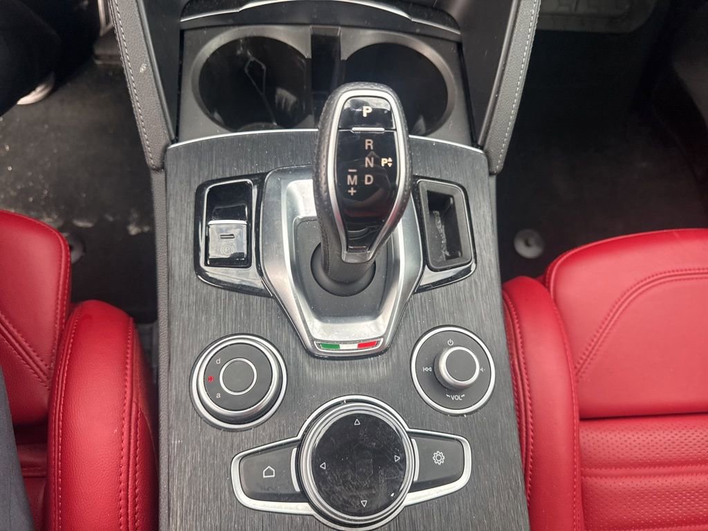 Used 2024 Alfa Romeo Stelvio Sprint image 12
