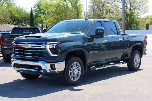 Used 2025 Chevrolet Silverado 2500 LTZ w/ LTZ Plus Package AWD/4WD image 6