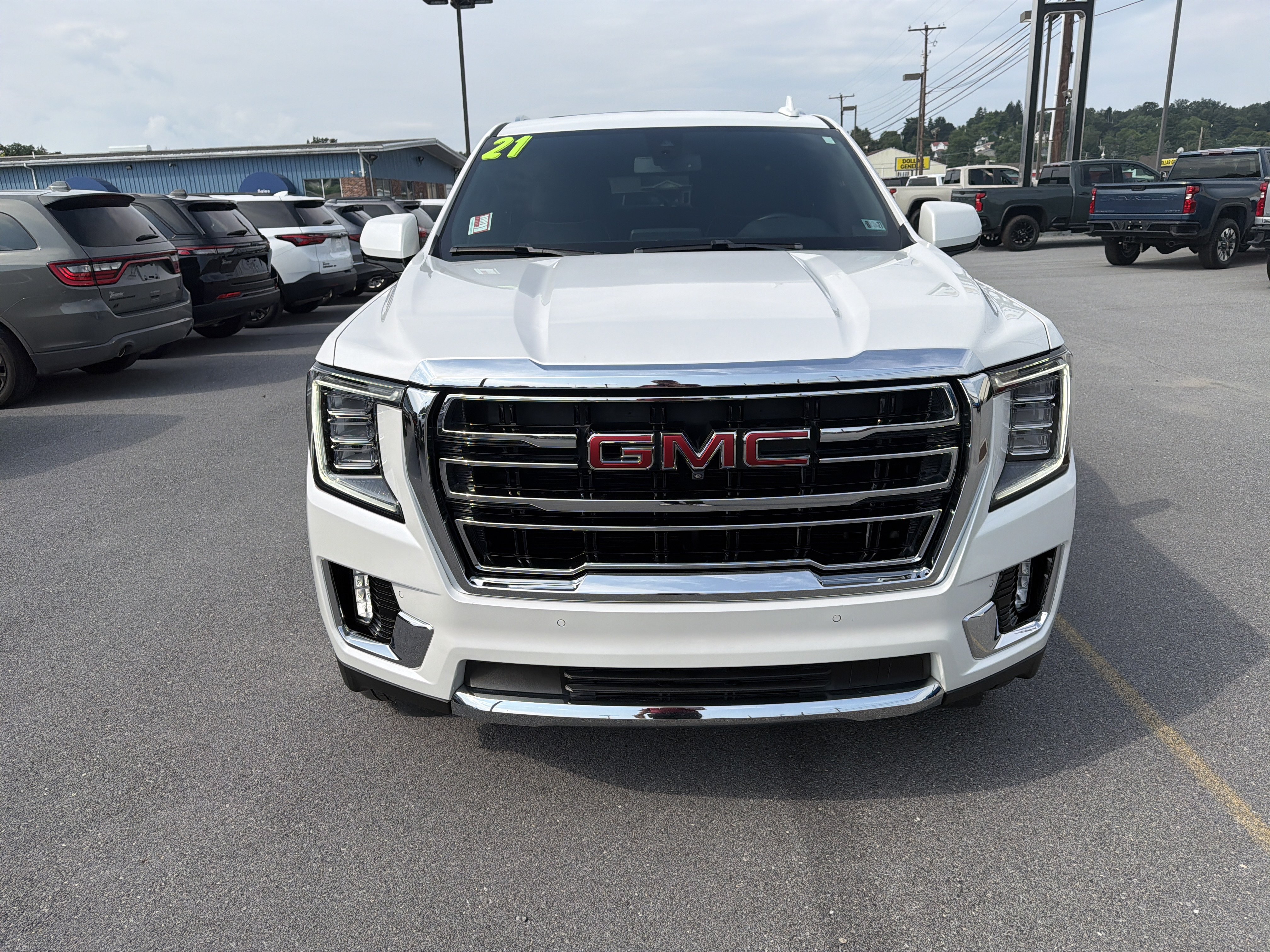 Used 2021 GMC Yukon SLT w/ SLT Premium Package AWD/4WD image 13