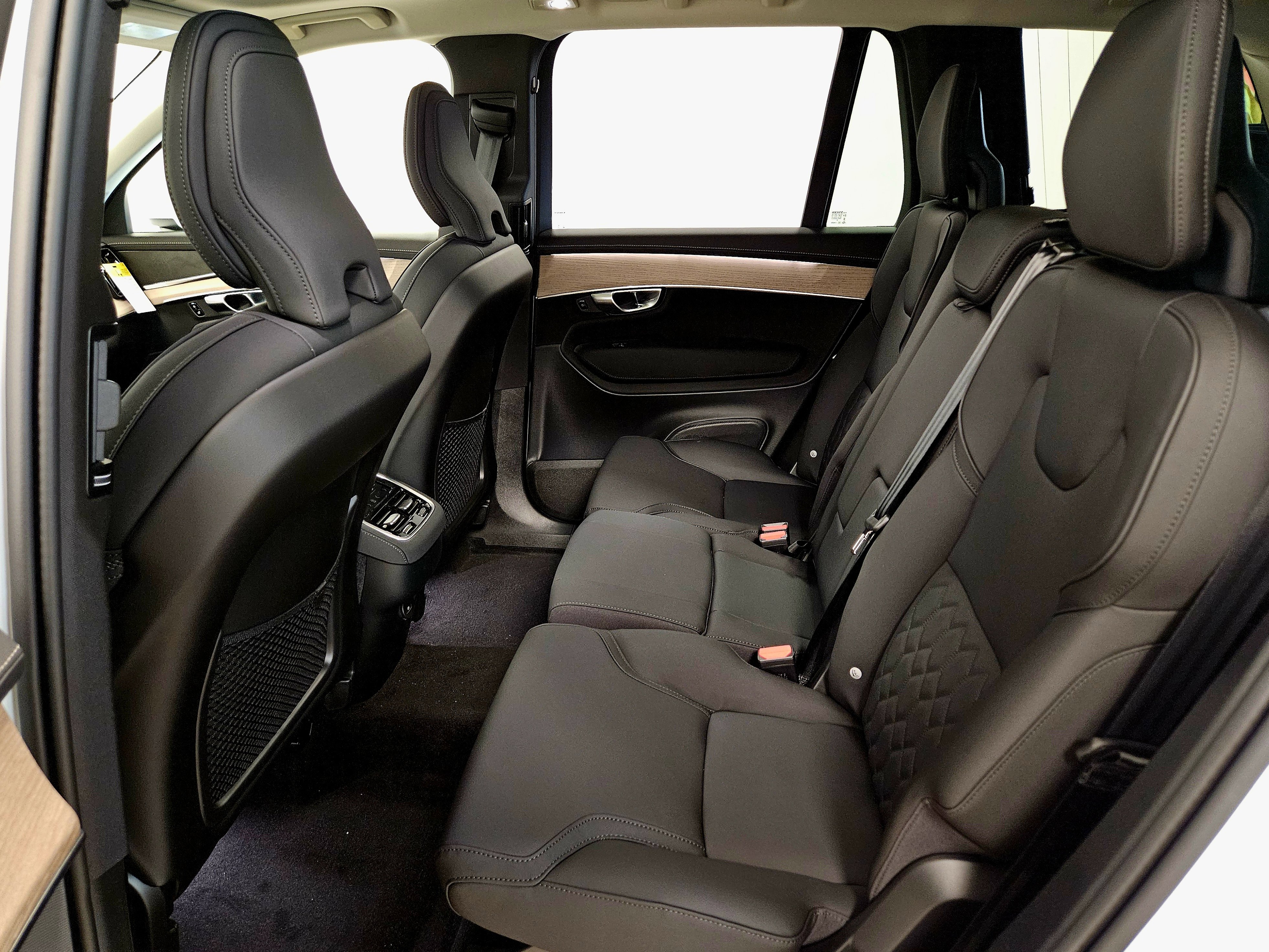 New 2026 Volvo XC90 B6 Plus w/ Protection Package image 12