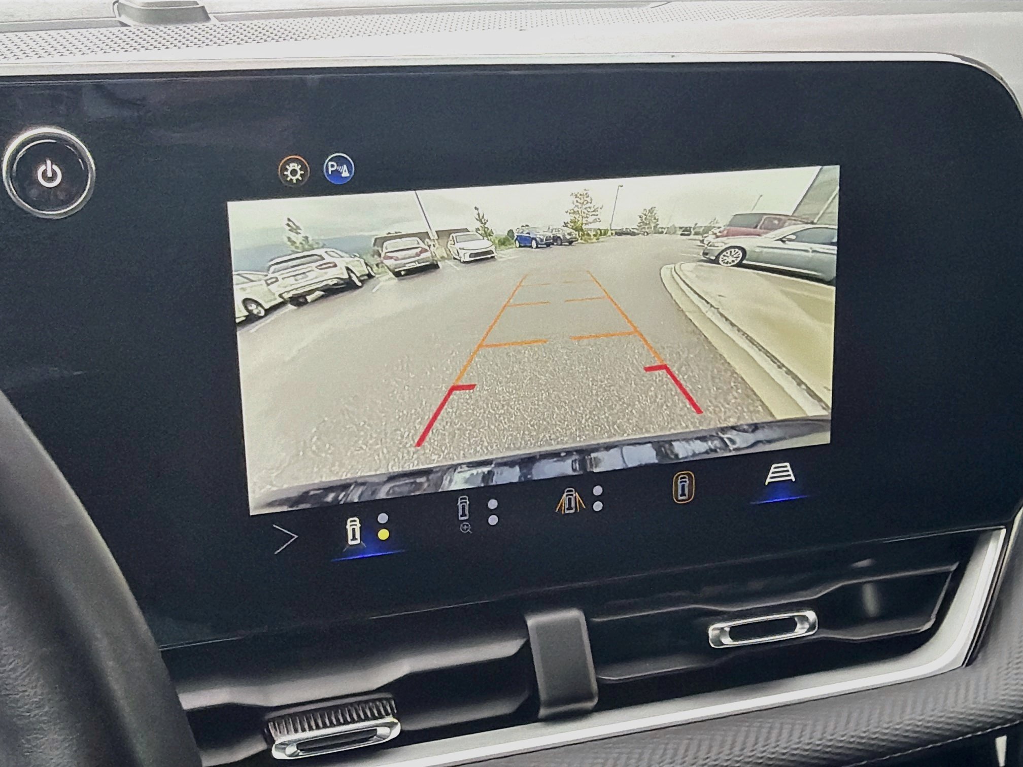 Used 2025 Chevrolet Equinox LT w/ Convenience Package II AWD/4WD image 23