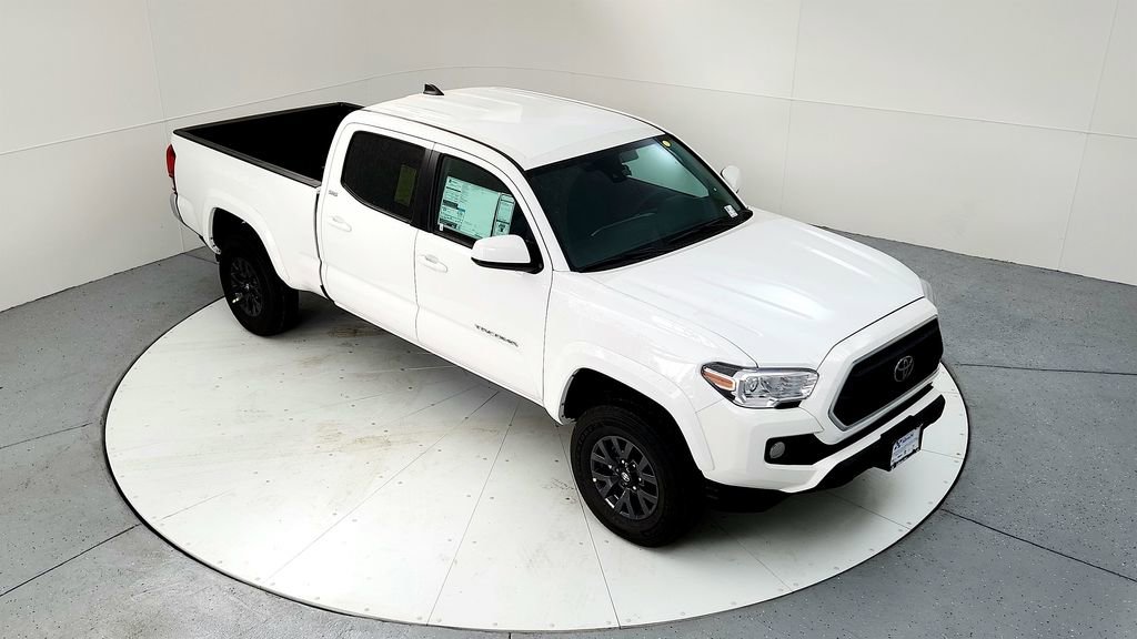 Certified 2023 Toyota Tacoma SR5 AWD/4WD image 13