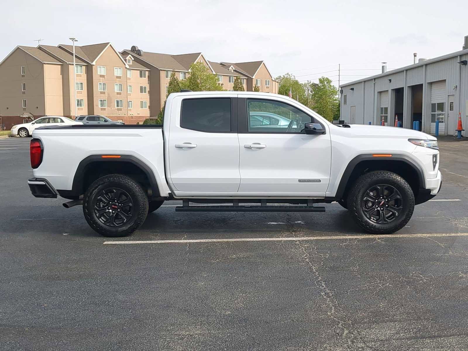 Used 2024 GMC Canyon Elevation w/ Elevation Premium Package image 9