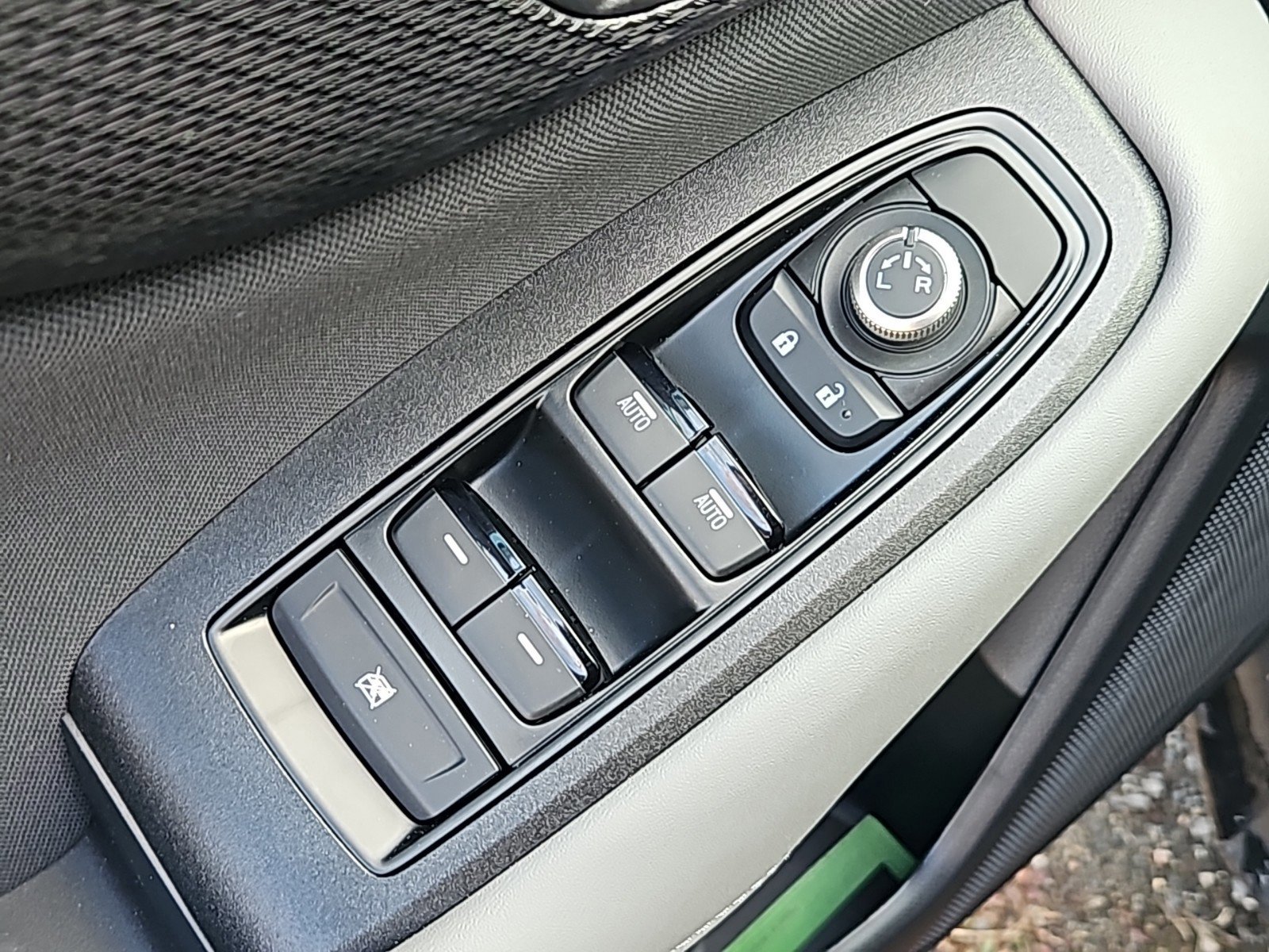 New 2025 Subaru Outback Premium image 10