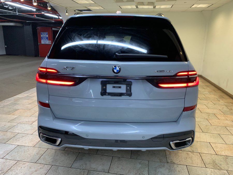 Used 2025 BMW X7 xDrive40i w/ M Sport Package AWD/4WD image 6