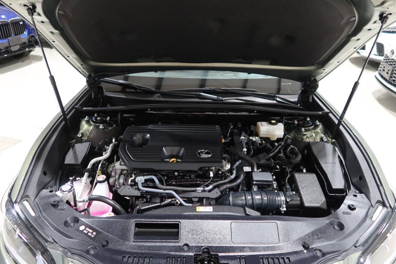 Used 2025 Lexus ES 300h w/ Premium Package FWD image 8