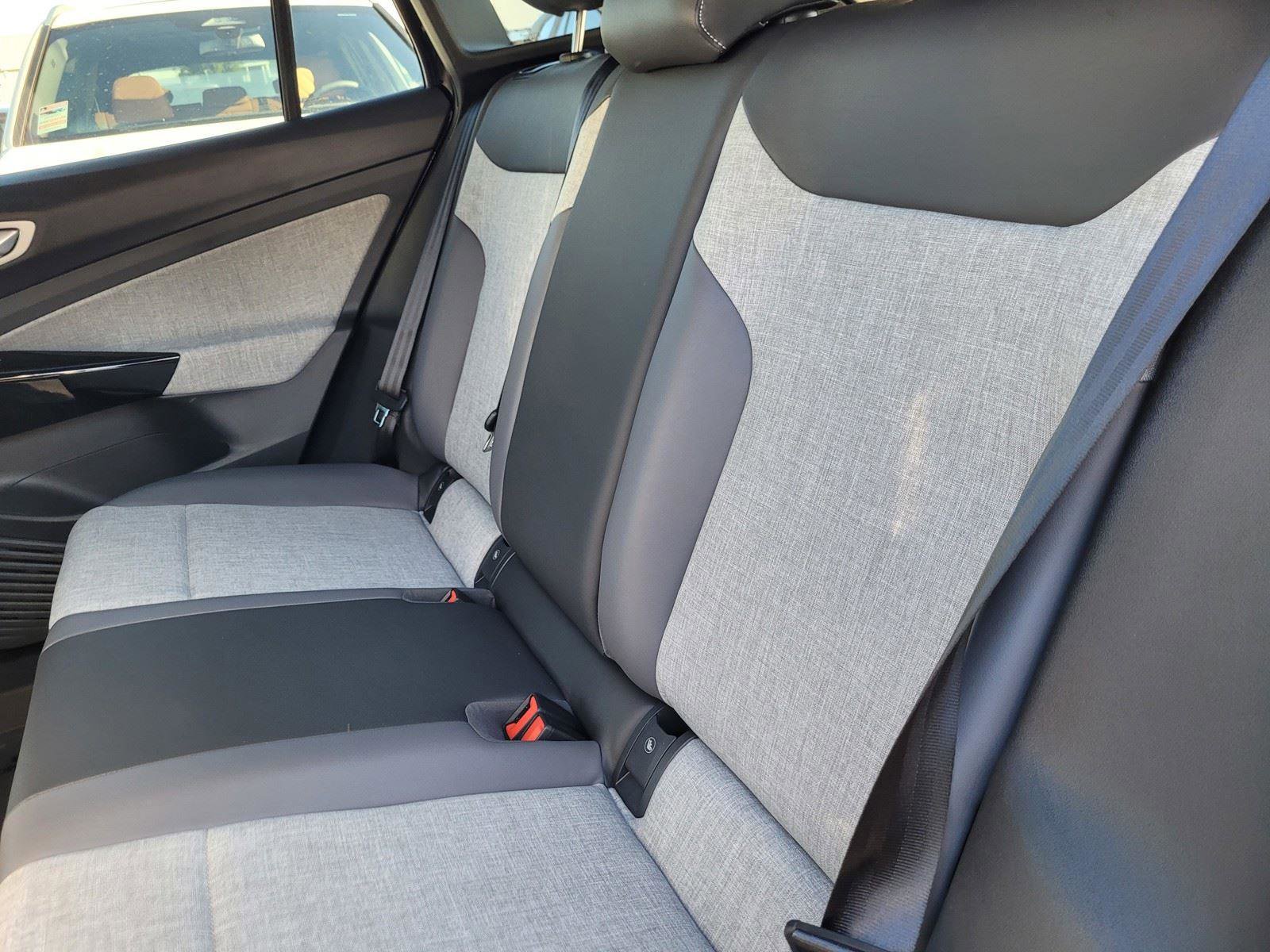 New 2025 Volkswagen ID.4 Pro RWD image 11