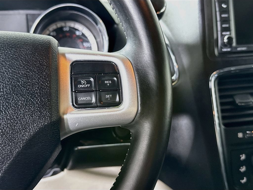 Used 2018 Dodge Grand Caravan SXT FWD image 21