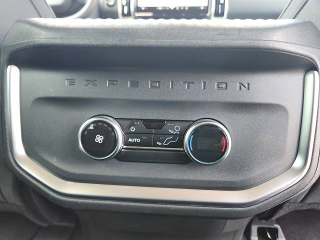 Used 2025 Ford Expedition Active image 17