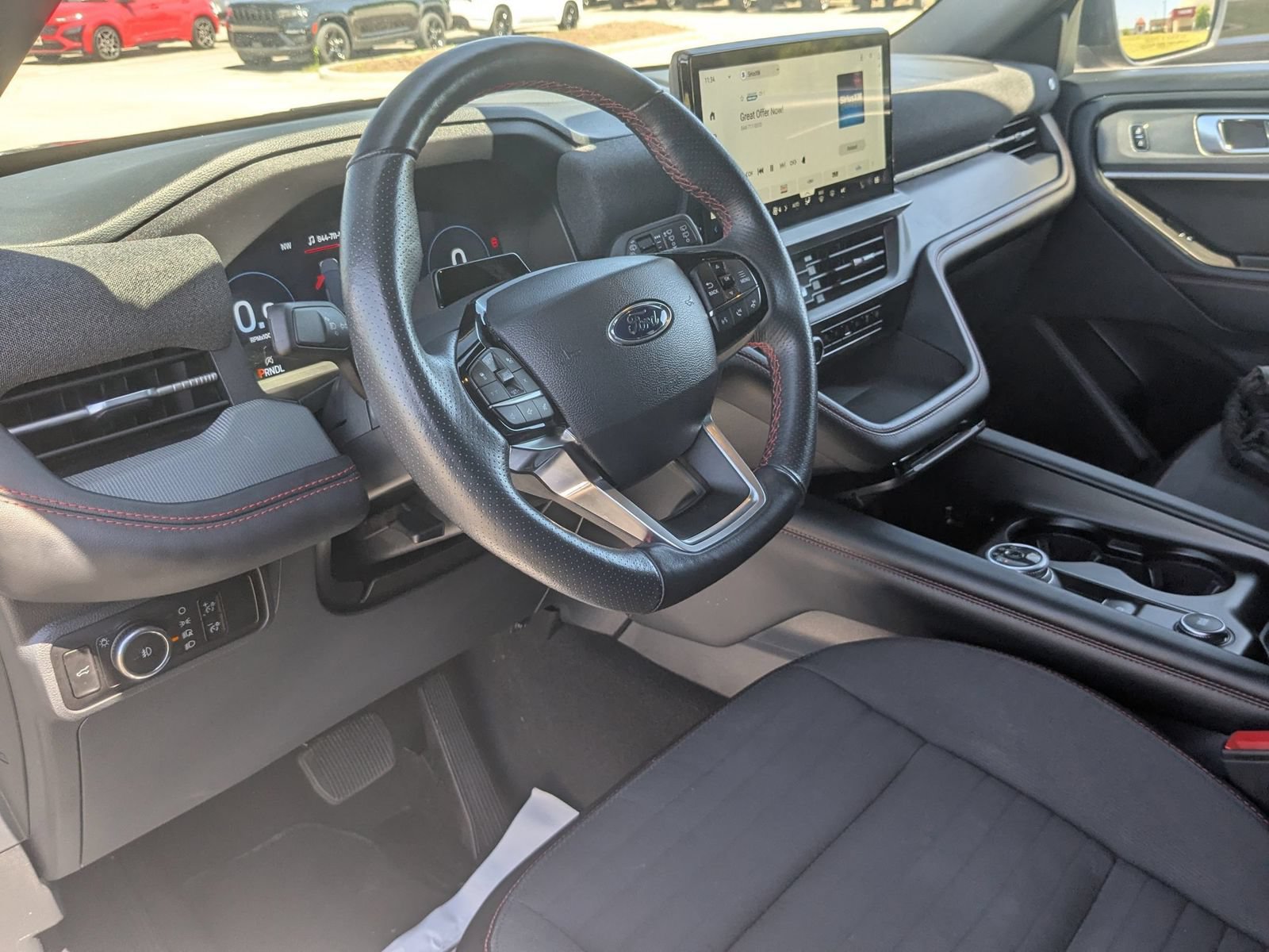 Used 2025 Ford Explorer ST-Line w/ ST-Line Street Pack AWD/4WD image 15