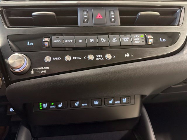 Used 2025 Lexus ES 300h w/ Technology Package FWD image 20