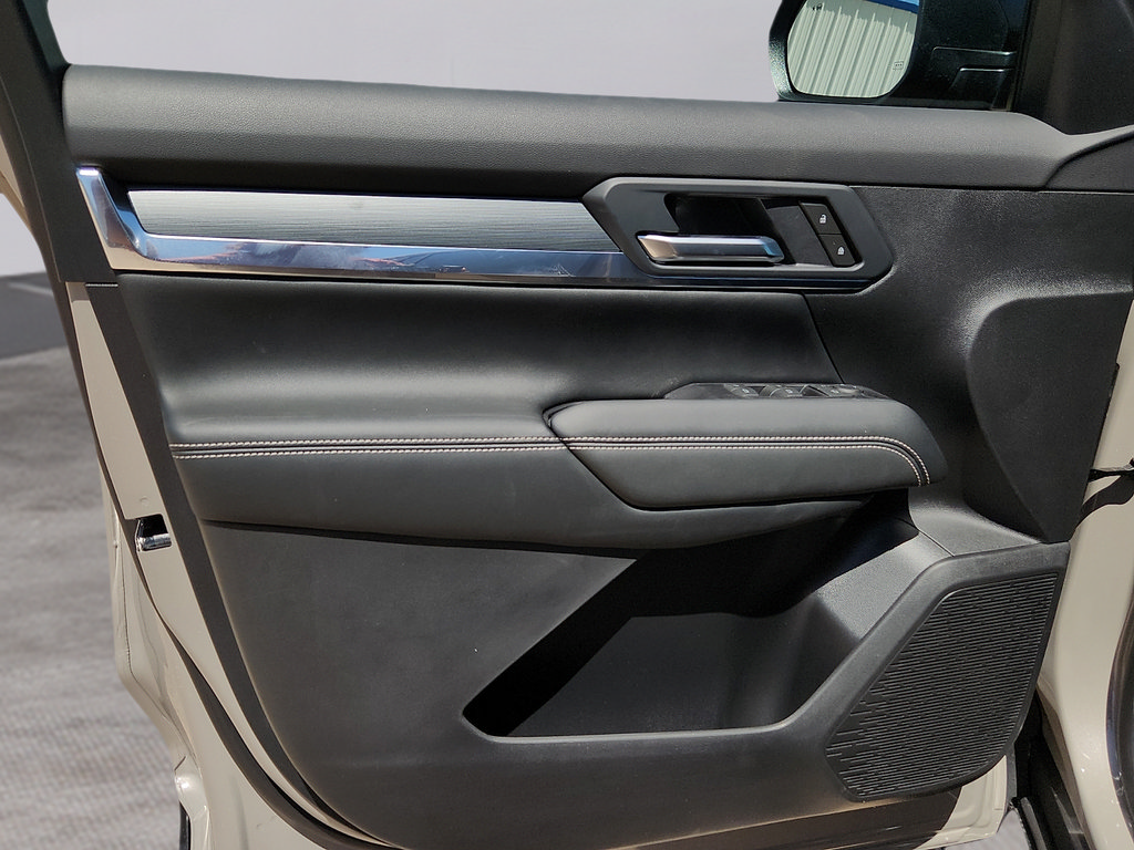 New 2027 GMC Terrain Elevation FWD image 11
