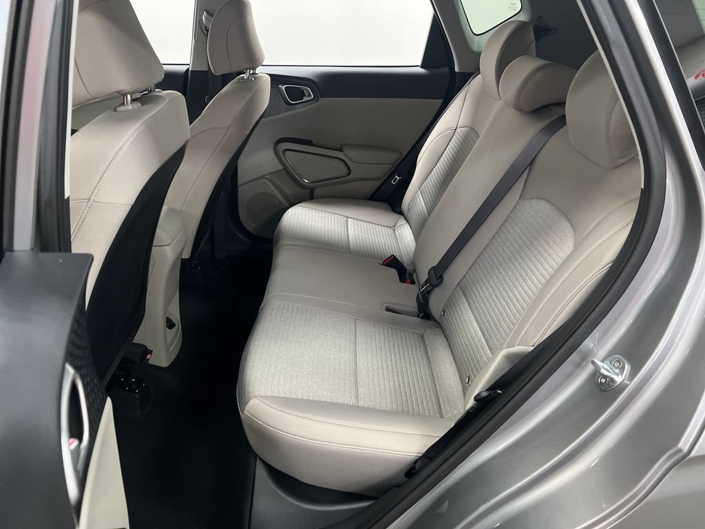 Used 2022 Kia Soul S FWD image 25