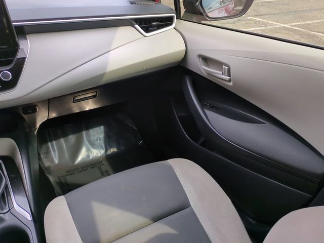 Used 2025 Toyota Corolla LE FWD image 16