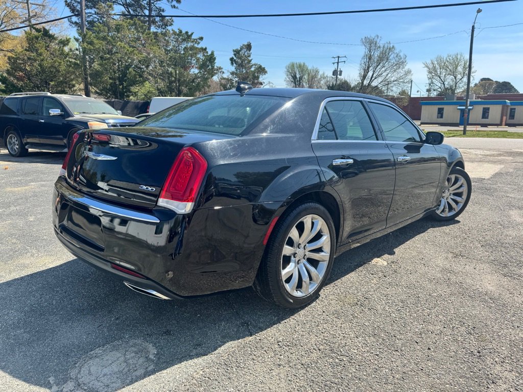 Used 2019 Chrysler 300 Limited image 5