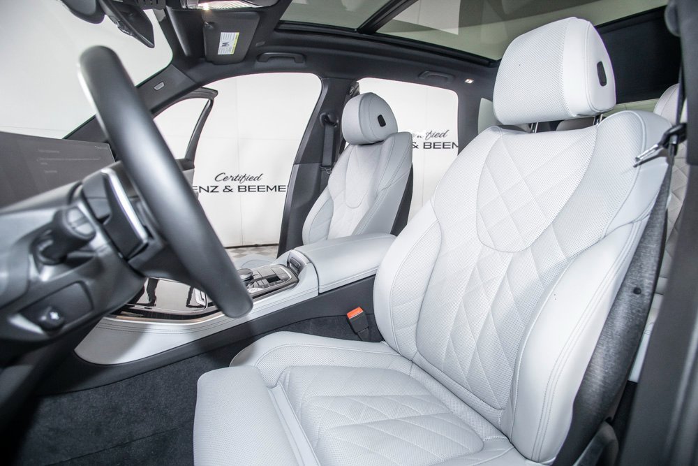 Used 2026 BMW X5 sDrive40i w/ M Sport Package image 12