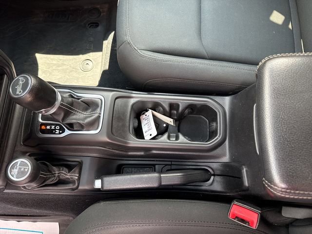 Used 2018 Jeep Wrangler Unlimited Sahara w/ Safety Group image 26