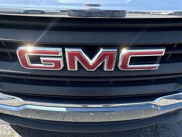 Used 2024 GMC Terrain SLE w/ Driver Convenience Package FWD image 29