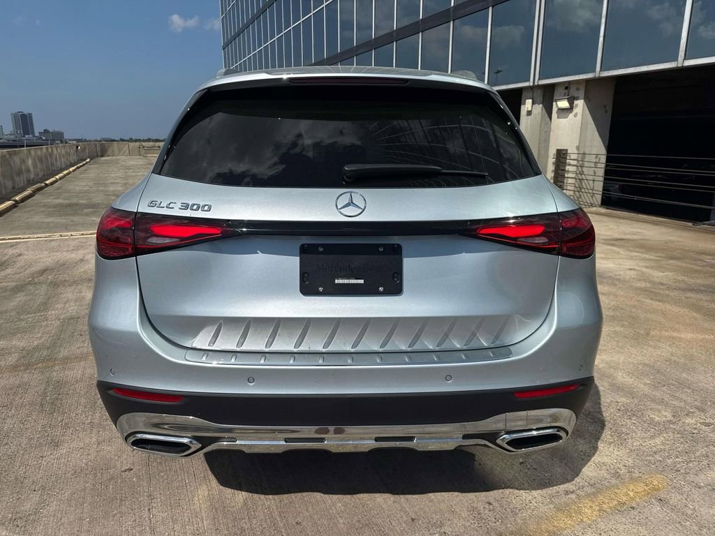 New 2026 Mercedes-Benz GLC 300 image 4