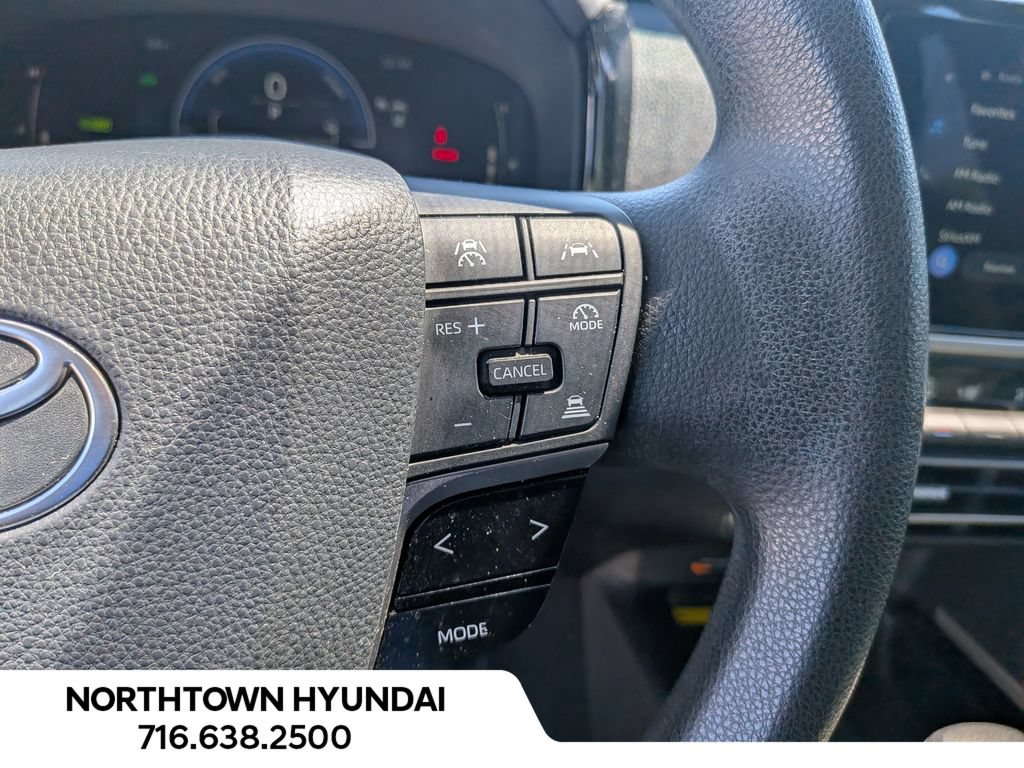 Used 2025 Toyota Camry LE AWD/4WD image 22