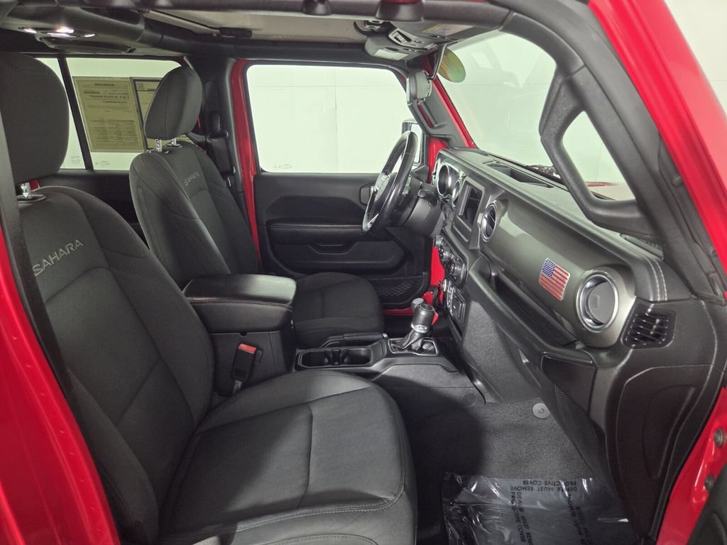 Used 2021 Jeep Wrangler Unlimited Sahara AWD/4WD image 32