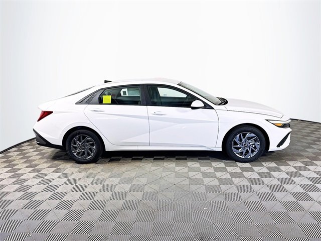 New 2025 Hyundai Elantra Blue image 9