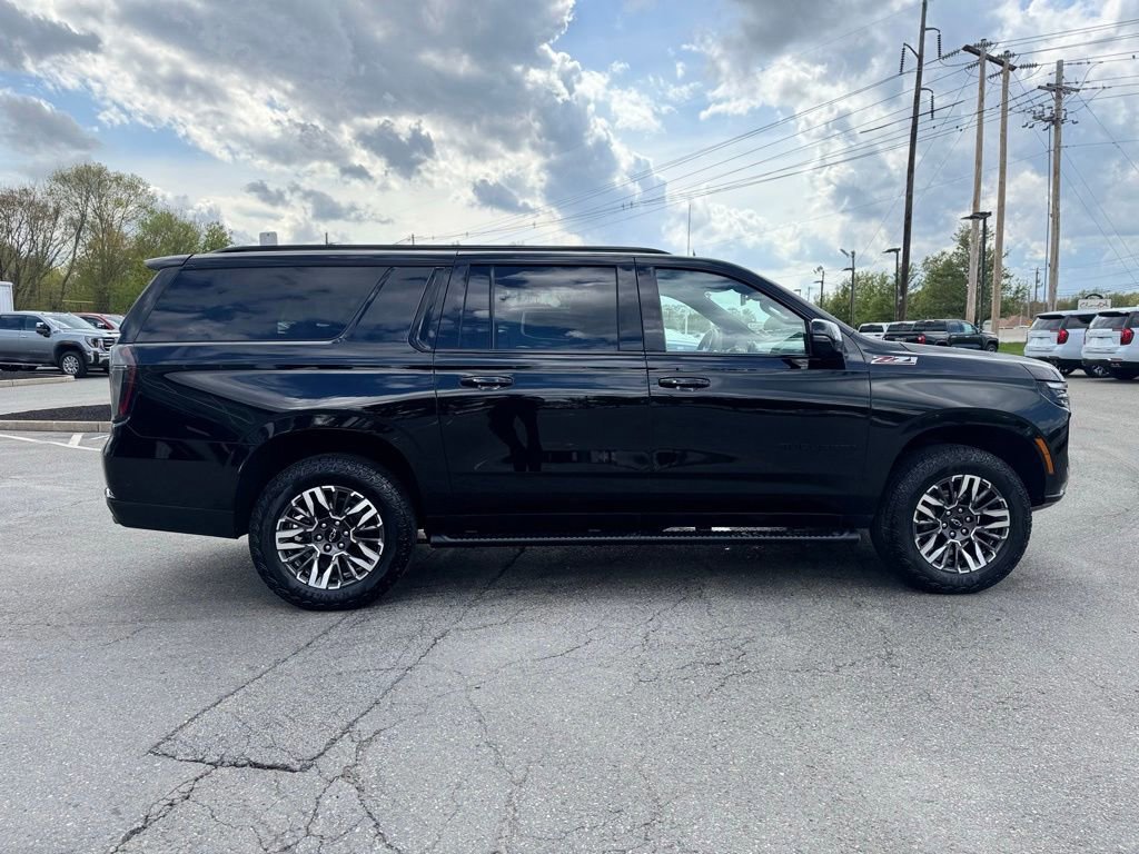 Used 2026 Chevrolet Suburban Z71 w/ Comfort Package AWD/4WD image 8