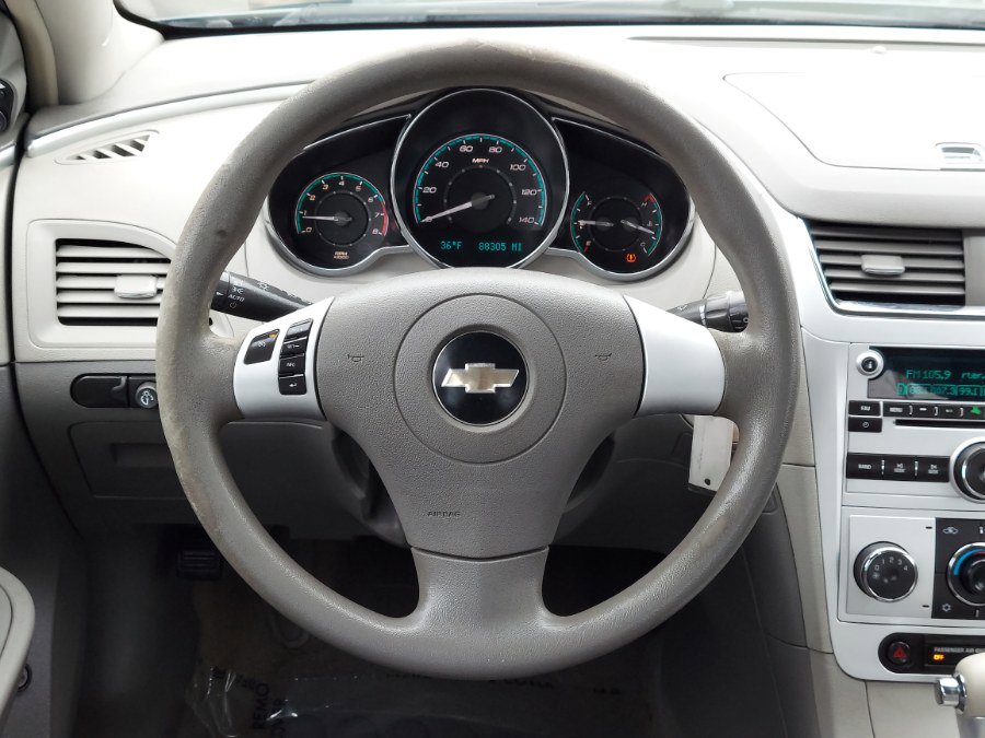 Used 2009 Chevrolet Malibu LS FWD image 12