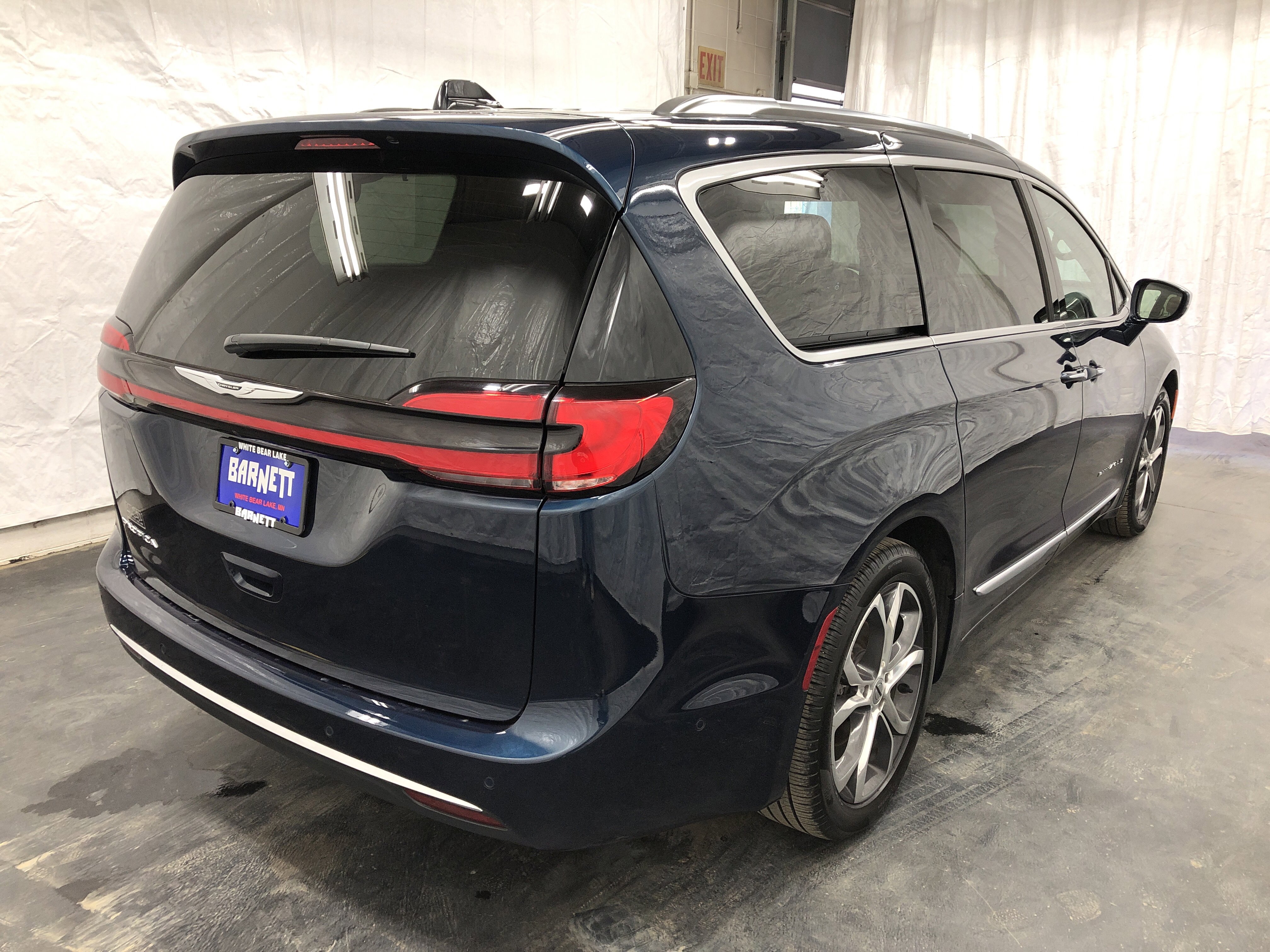 Certified 2024 Chrysler Pacifica Pinnacle FWD image 5