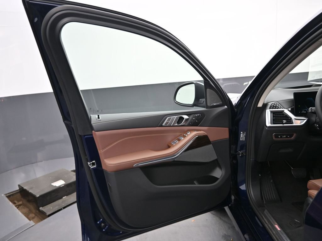New 2026 BMW X7 xDrive40i AWD/4WD image 5