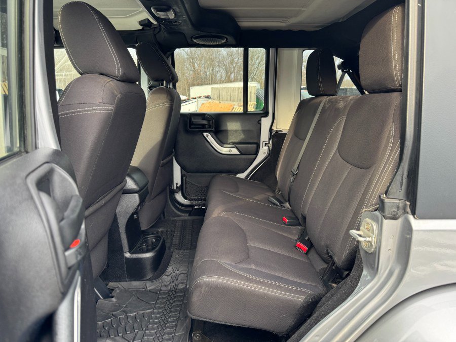 Used 2013 Jeep Wrangler Unlimited Sahara w/ Connectivity Group image 16