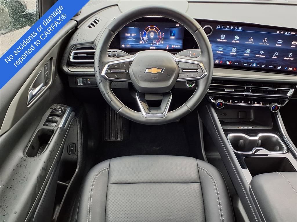 Used 2025 Chevrolet Traverse LT image 14