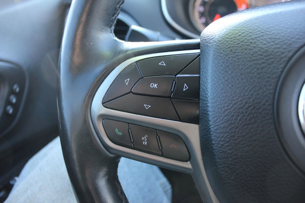 Used 2019 Jeep Cherokee Limited image 13