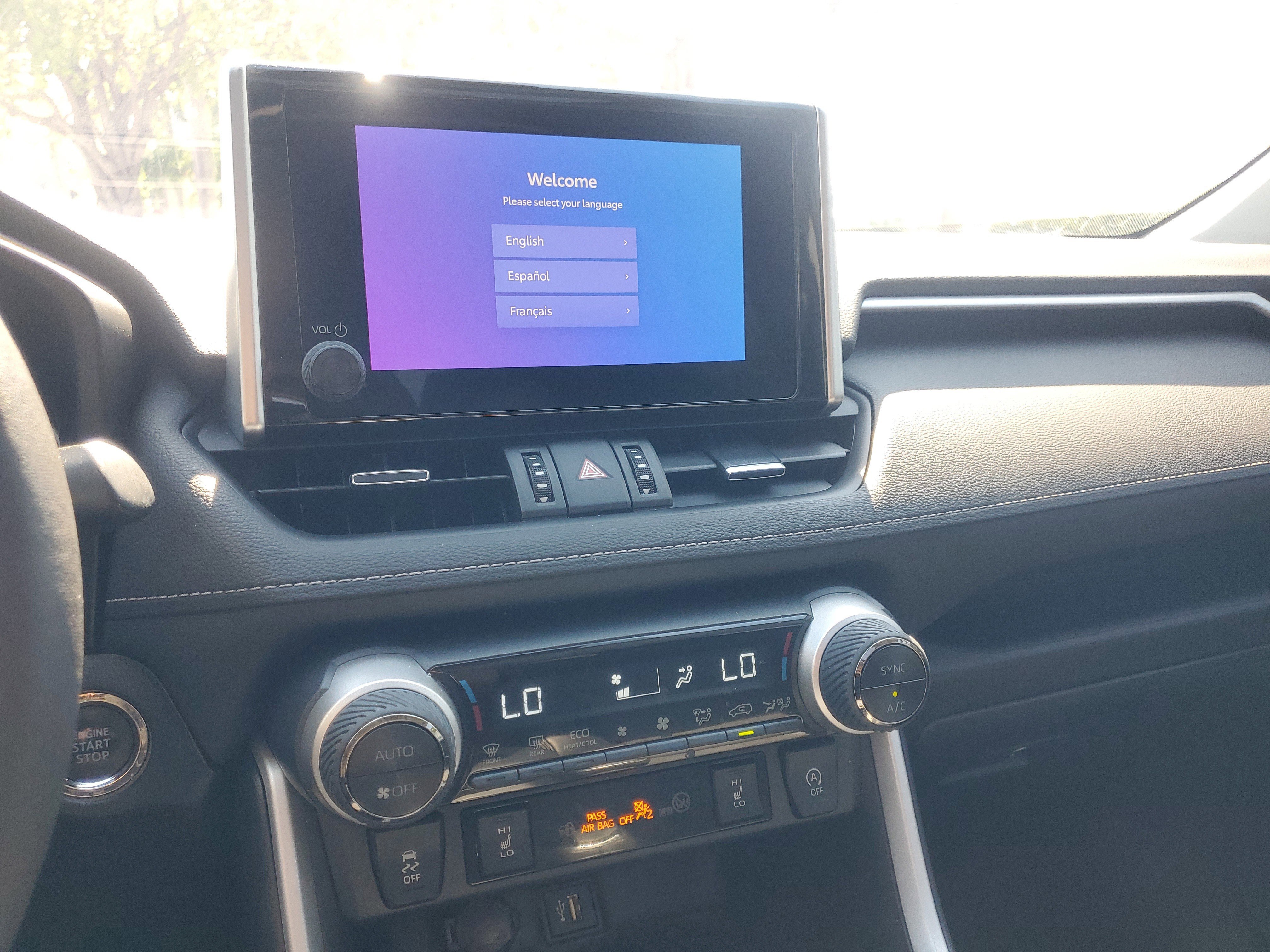 Used 2023 Toyota RAV4 XLE Premium image 30