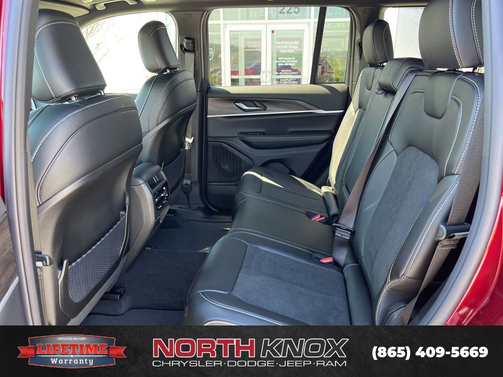 New 2026 Jeep Grand Cherokee Altitude image 14