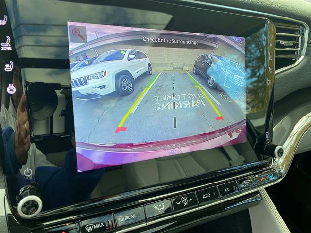 Used 2024 Jeep Wagoneer 4WD w/ Premium Group I image 15