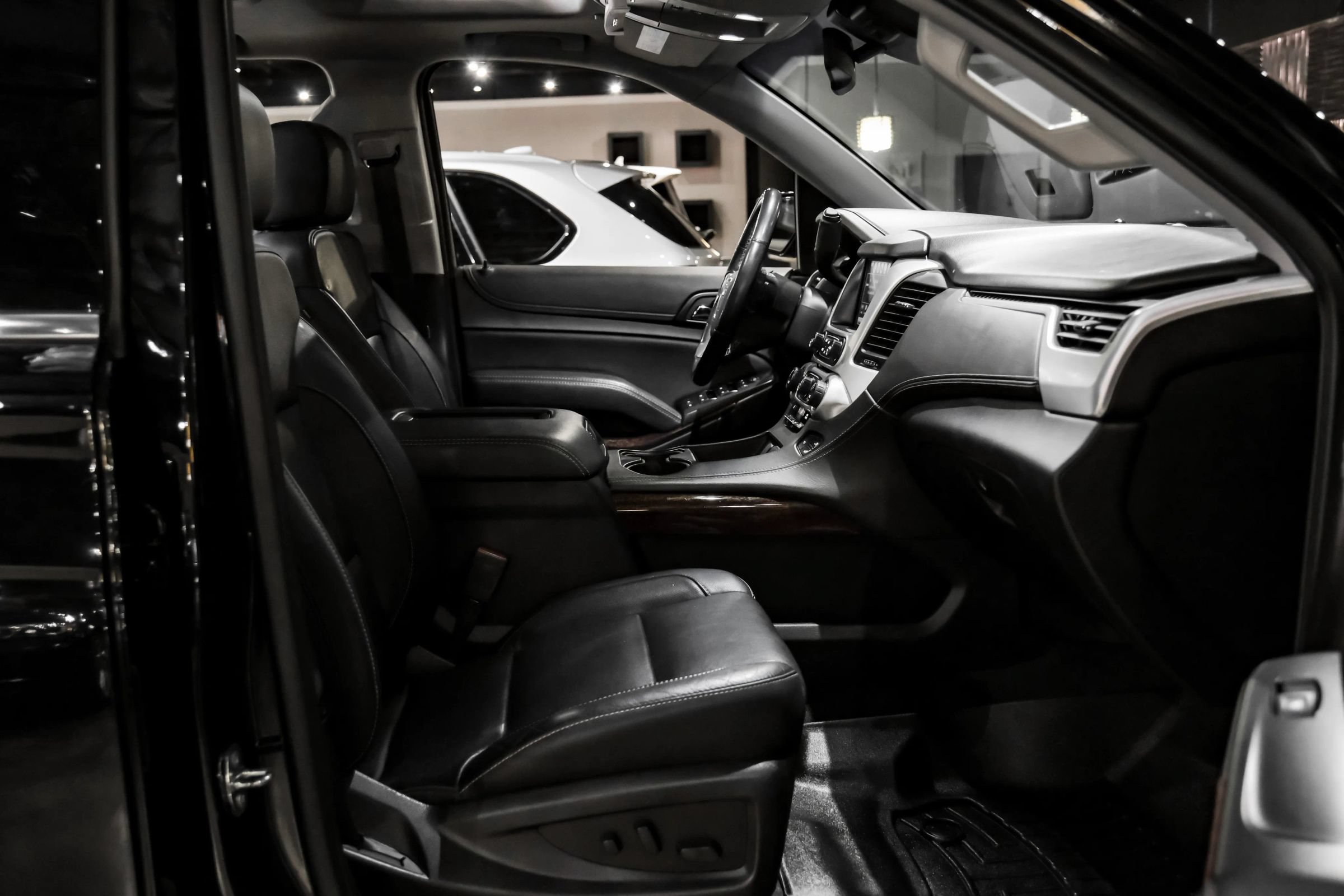Used 2020 GMC Yukon SLT w/ Open Road Package AWD/4WD image 32