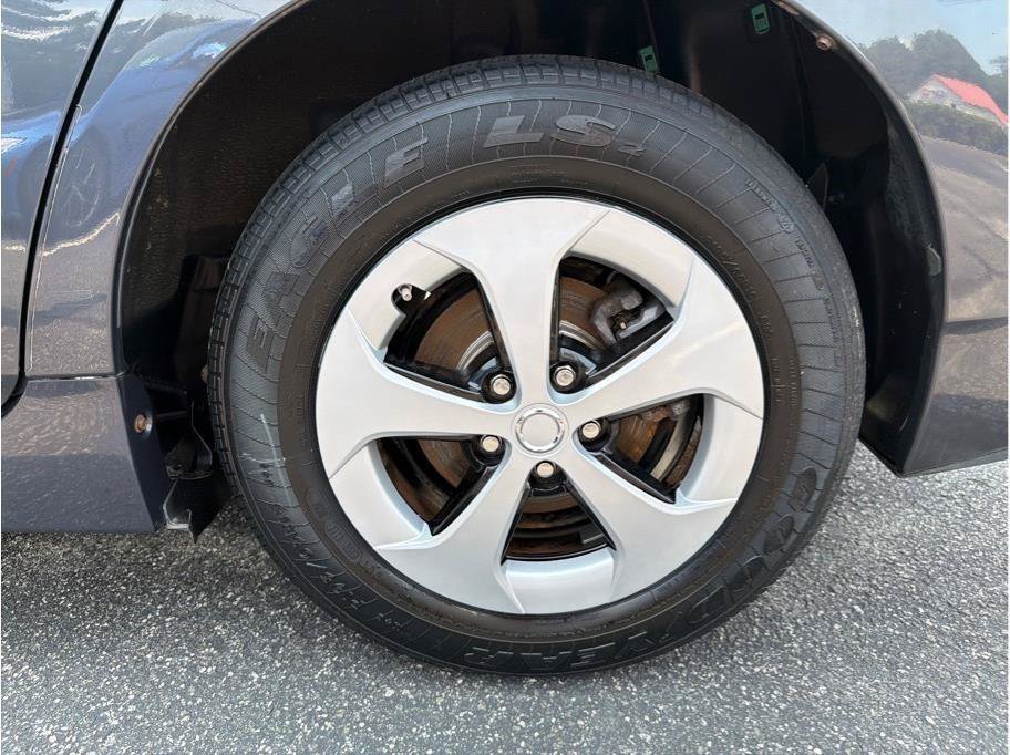 Used 2012 Toyota Prius Two FWD image 21
