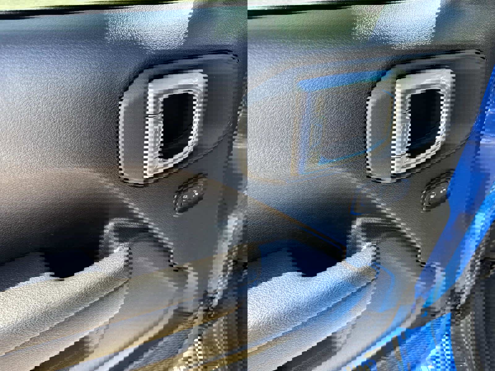 Used 2025 Jeep Wrangler Sport image 35